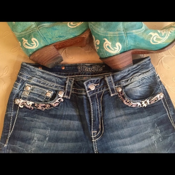 Miss Me Skinnies with Scrolled Ivy Border - Picture 2 of 4